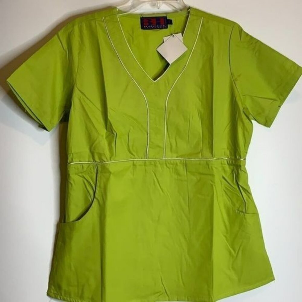 NWT Beverly Hills Uniforms  Scrubs Top Medium M